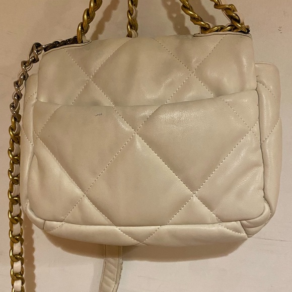 Chic White Quilted Chain Bag - Picture 2 of 2